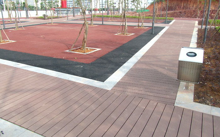 麗耐建材塑木地板在公園中的應用實例